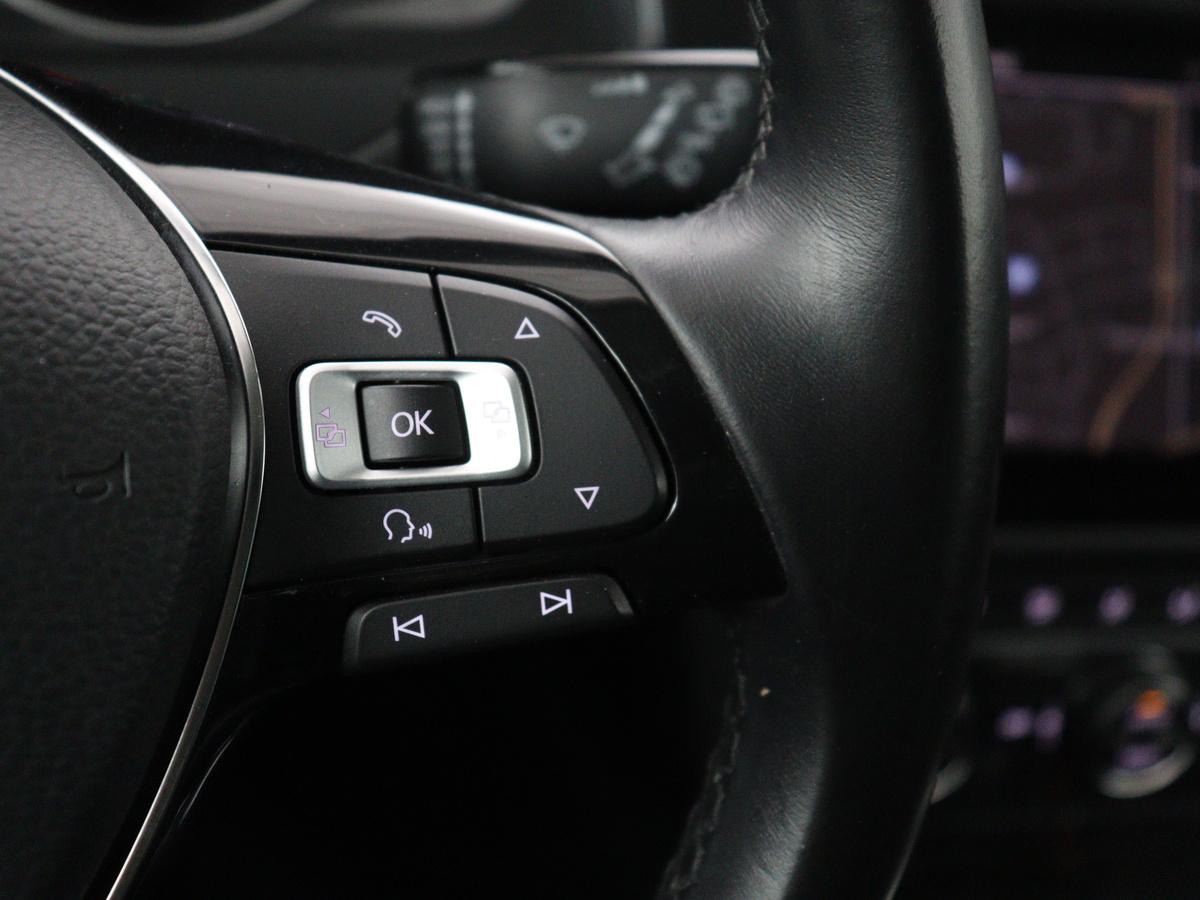 Volkswagen e-Golf Volkswagen e-Golf | SOH 91.3% | Leder | Dynaudio | Stoelverwarming | Adaptive cruise | Carplay | Navigatie | Park assist | Climate control | Xenon |