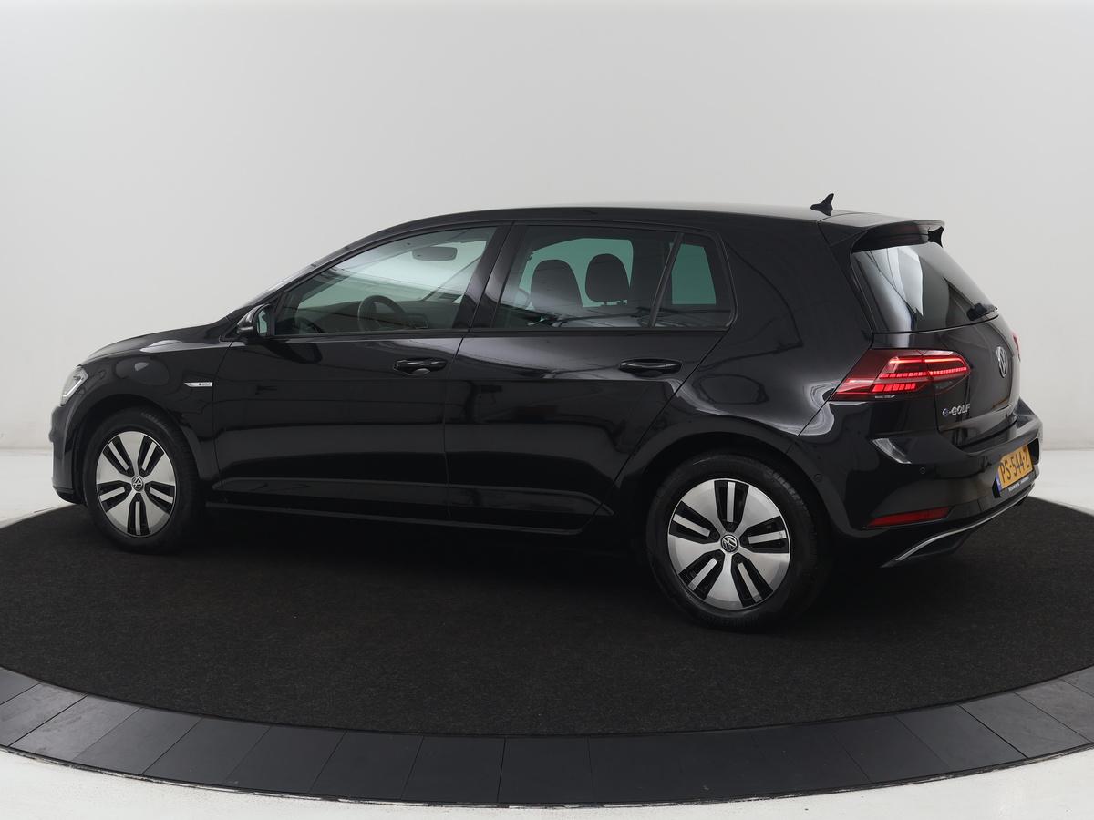 Volkswagen e-Golf Volkswagen e-Golf | SOH 91.3% | Leder | Dynaudio | Stoelverwarming | Adaptive cruise | Carplay | Navigatie | Park assist | Climate control | Xenon |