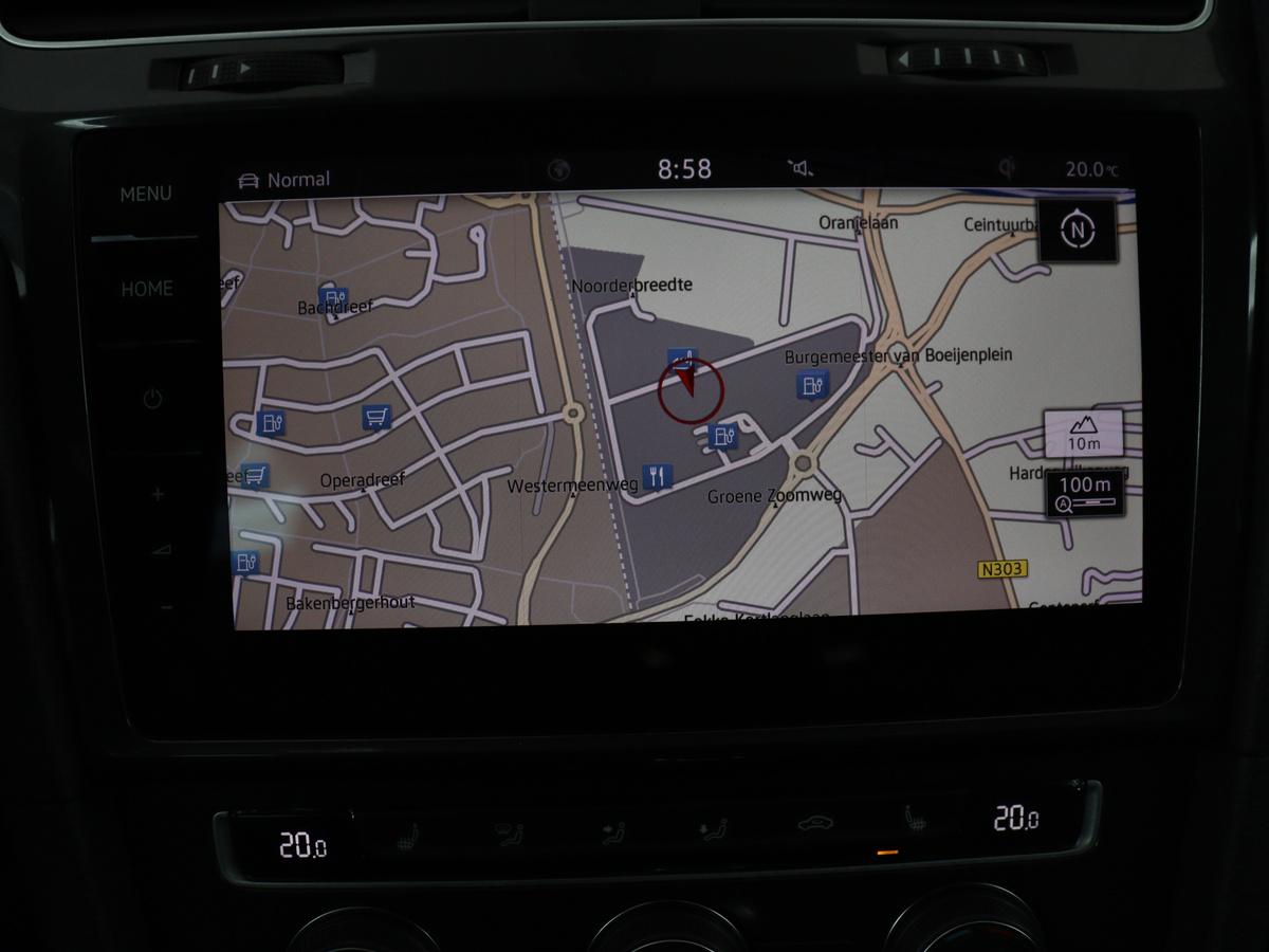 Volkswagen e-Golf Volkswagen e-Golf | SOH 91.3% | Leder | Dynaudio | Stoelverwarming | Adaptive cruise | Carplay | Navigatie | Park assist | Climate control | Xenon |