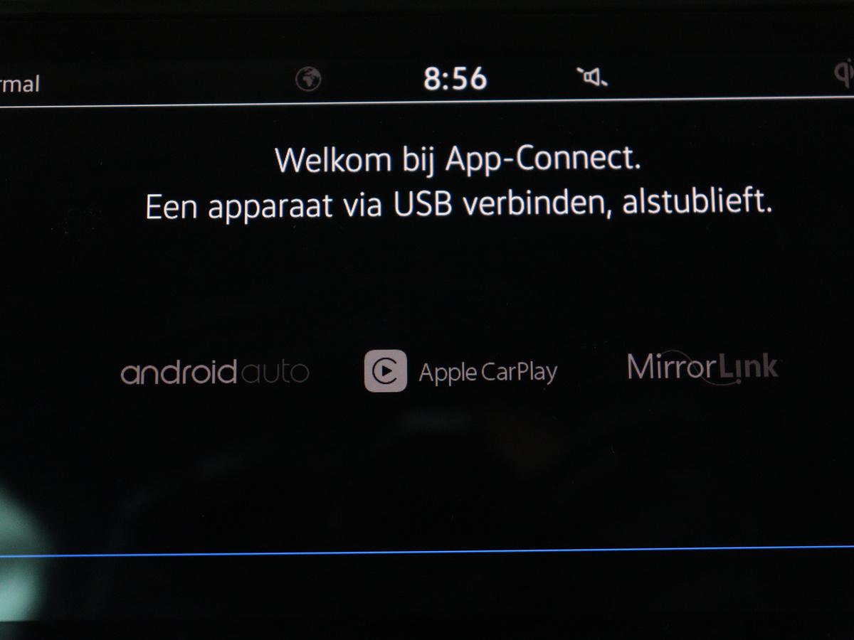 Volkswagen e-Golf Volkswagen e-Golf | SOH 91.3% | Leder | Dynaudio | Stoelverwarming | Adaptive cruise | Carplay | Navigatie | Park assist | Climate control | Xenon |