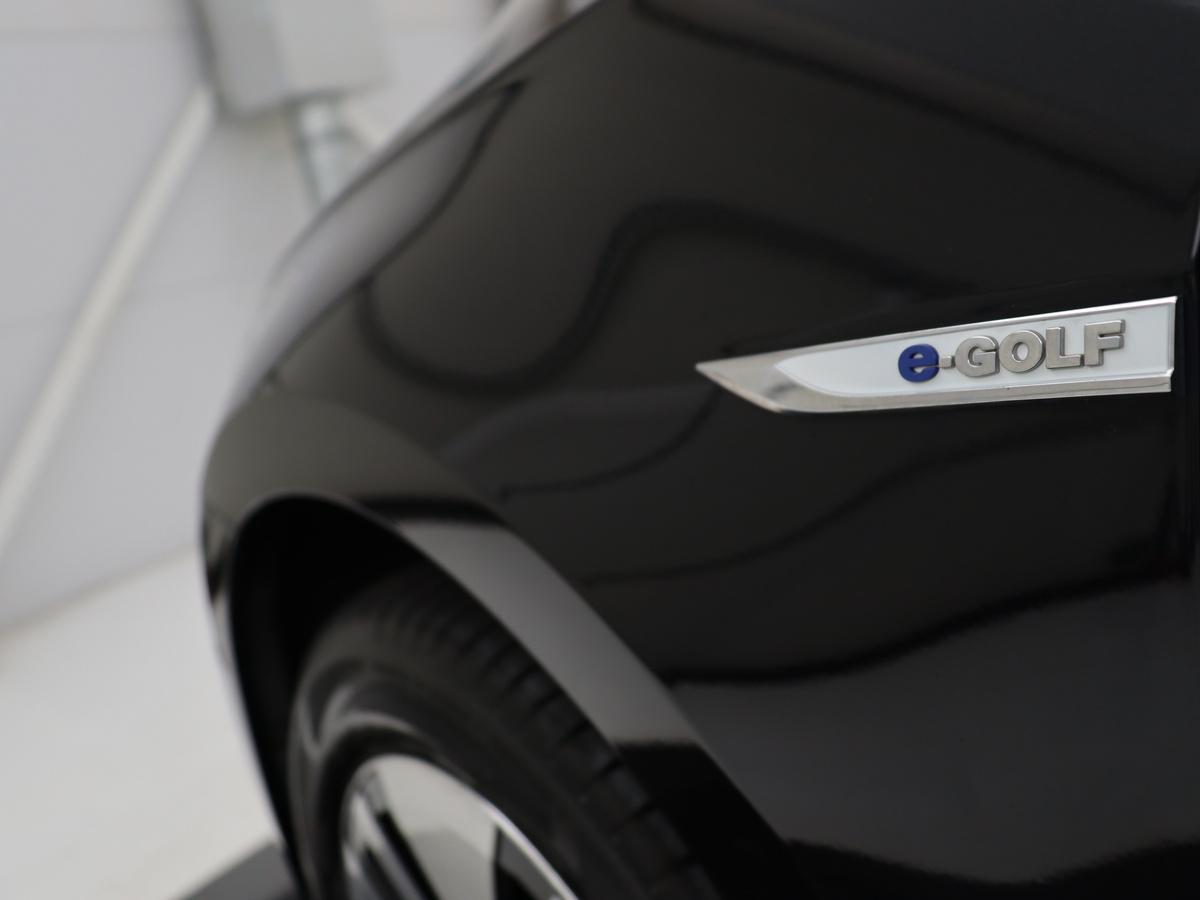 Volkswagen e-Golf Volkswagen e-Golf | SOH 91.3% | Leder | Dynaudio | Stoelverwarming | Adaptive cruise | Carplay | Navigatie | Park assist | Climate control | Xenon |