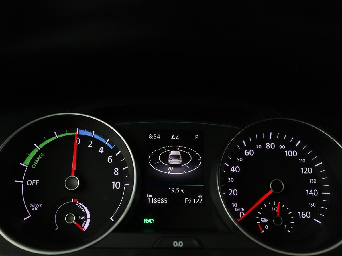 Volkswagen e-Golf Volkswagen e-Golf | SOH 91.3% | Leder | Dynaudio | Stoelverwarming | Adaptive cruise | Carplay | Navigatie | Park assist | Climate control | Xenon |