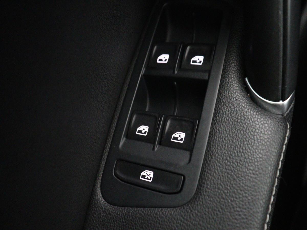 Volkswagen e-Golf Volkswagen e-Golf | SOH 91.3% | Leder | Dynaudio | Stoelverwarming | Adaptive cruise | Carplay | Navigatie | Park assist | Climate control | Xenon |