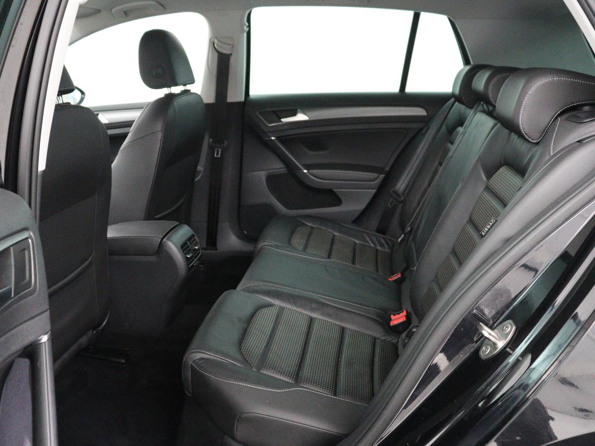 Volkswagen e-Golf Volkswagen e-Golf | SOH 91.3% | Leder | Dynaudio | Stoelverwarming | Adaptive cruise | Carplay | Navigatie | Park assist | Climate control | Xenon |
