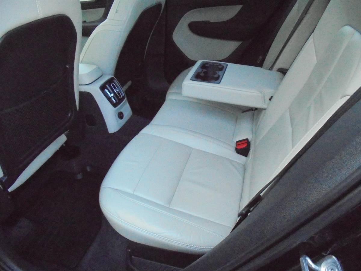 Volvo XC40 Volvo Xc40 T4 PLUGIN HYBRIDE 211PK LEER TREKHAAK 42.163 KM