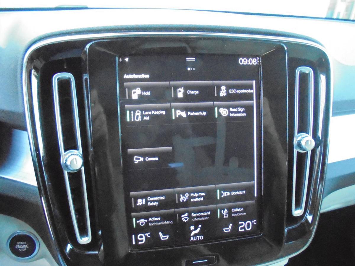 Volvo XC40 Volvo Xc40 T4 PLUGIN HYBRIDE 211PK LEER TREKHAAK 42.163 KM