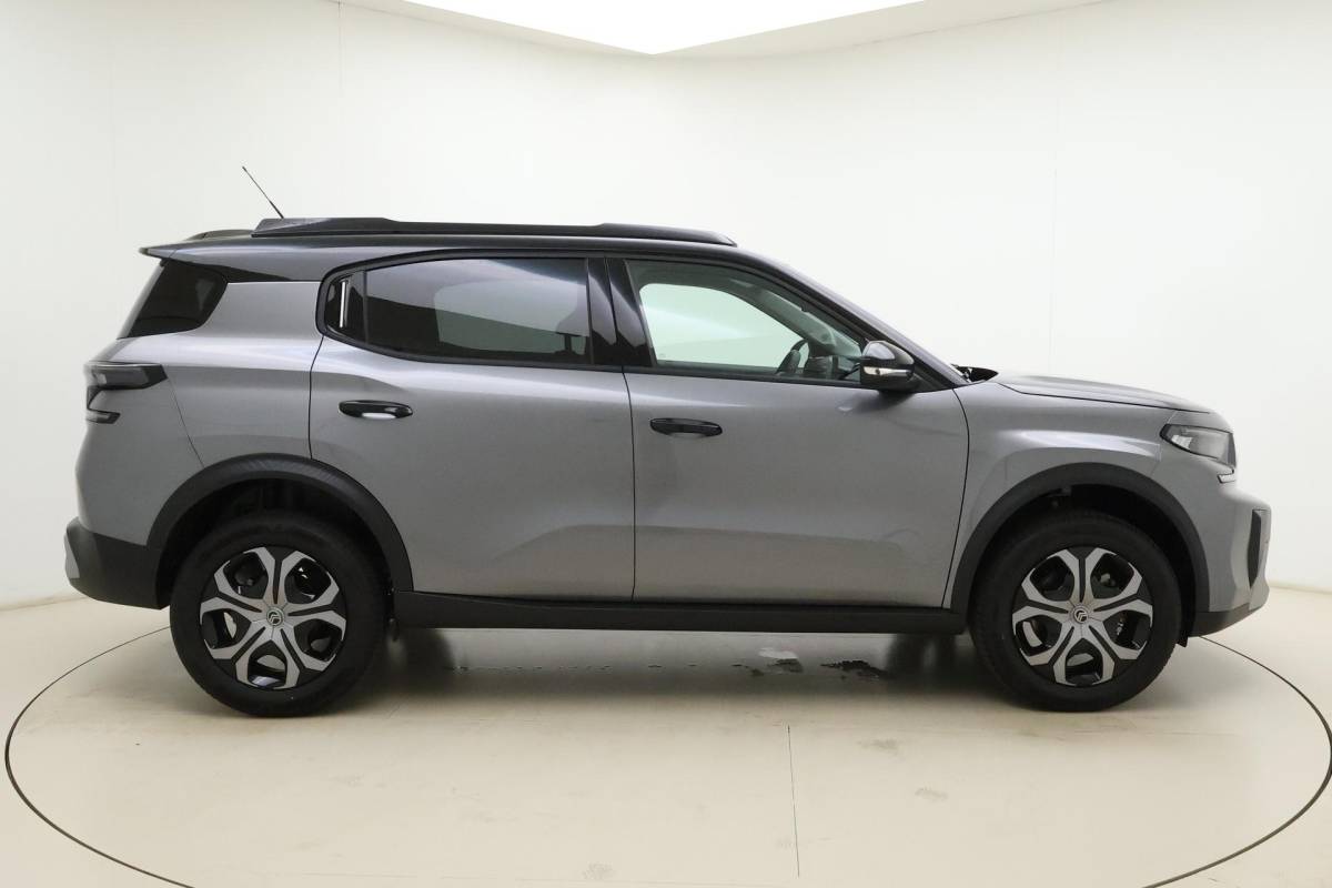 Citroën C3 Aircross Citroen C3 Aircross 1.2 Hybrid 145pk Plus 7p. DEMO | zwart Dak | Navigatie