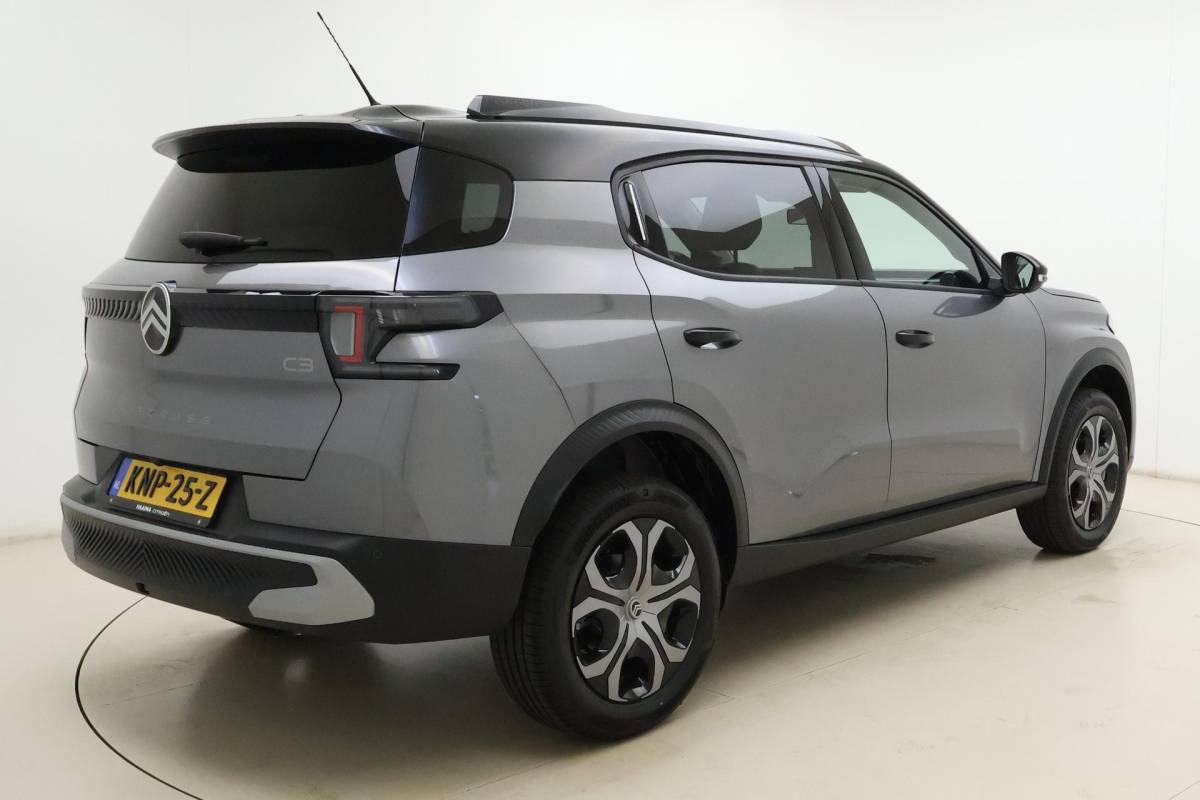 Citroën C3 Aircross Citroen C3 Aircross 1.2 Hybrid 145pk Plus 7p. DEMO | zwart Dak | Navigatie