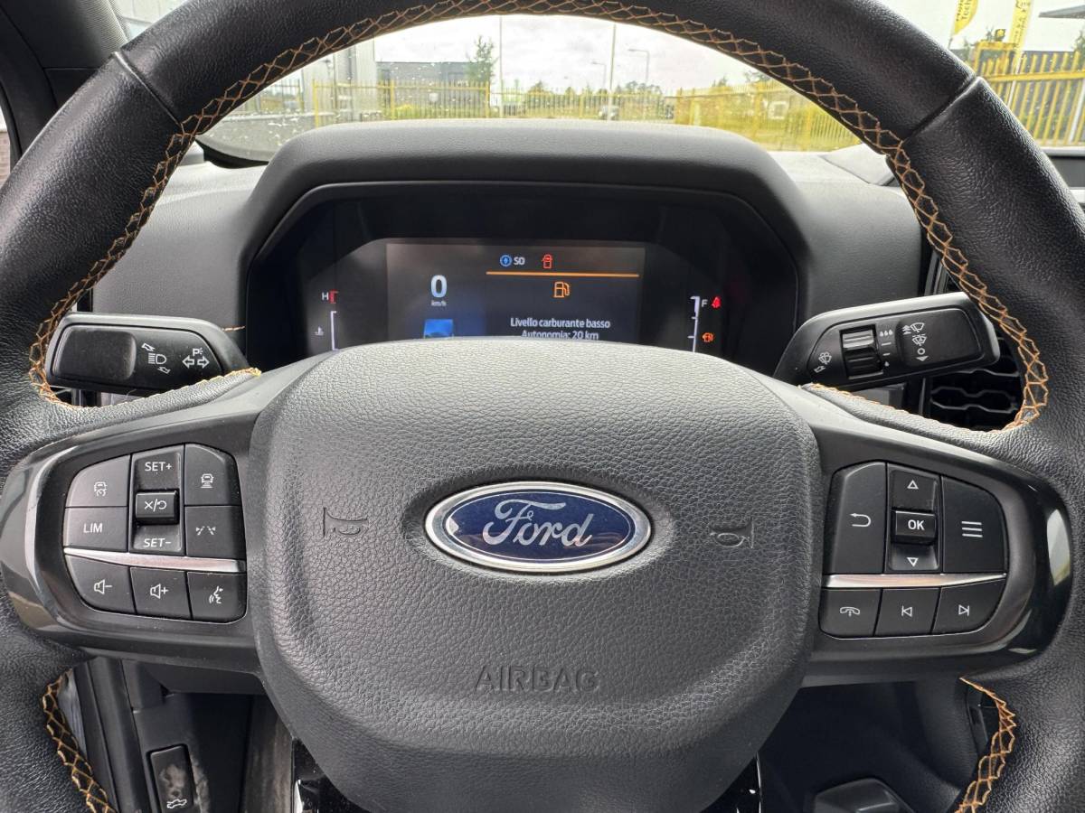 Ford Ranger Ford Ranger 2.0 Super Cab EcoBlue Wildtrak | SCI | Rollertop | Trekhaak | Adaptive Cruise Control | Camera | BELLEN VOOR BEZICHTIGING