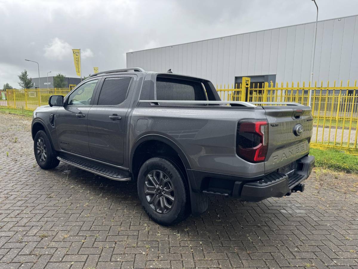 Ford Ranger Ford Ranger 2.0 Super Cab EcoBlue Wildtrak | SCI | Rollertop | Trekhaak | Adaptive Cruise Control | Camera | BELLEN VOOR BEZICHTIGING