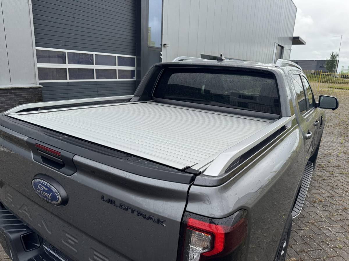 Ford Ranger Ford Ranger 2.0 Super Cab EcoBlue Wildtrak | SCI | Rollertop | Trekhaak | Adaptive Cruise Control | Camera | BELLEN VOOR BEZICHTIGING