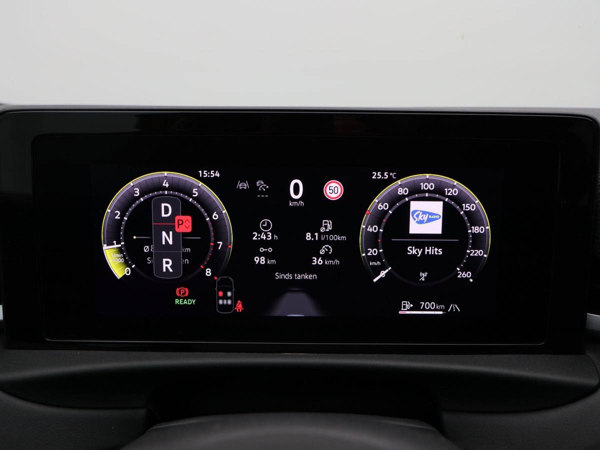 Volkswagen T-Roc Volkswagen T-Roc R-Line First Edition 1.5 eTSI 150 PK | Trekhaak | Elektrische Achterklep | 360 Camera | Head-Up Display | Stoel- & Stuurverwarming |