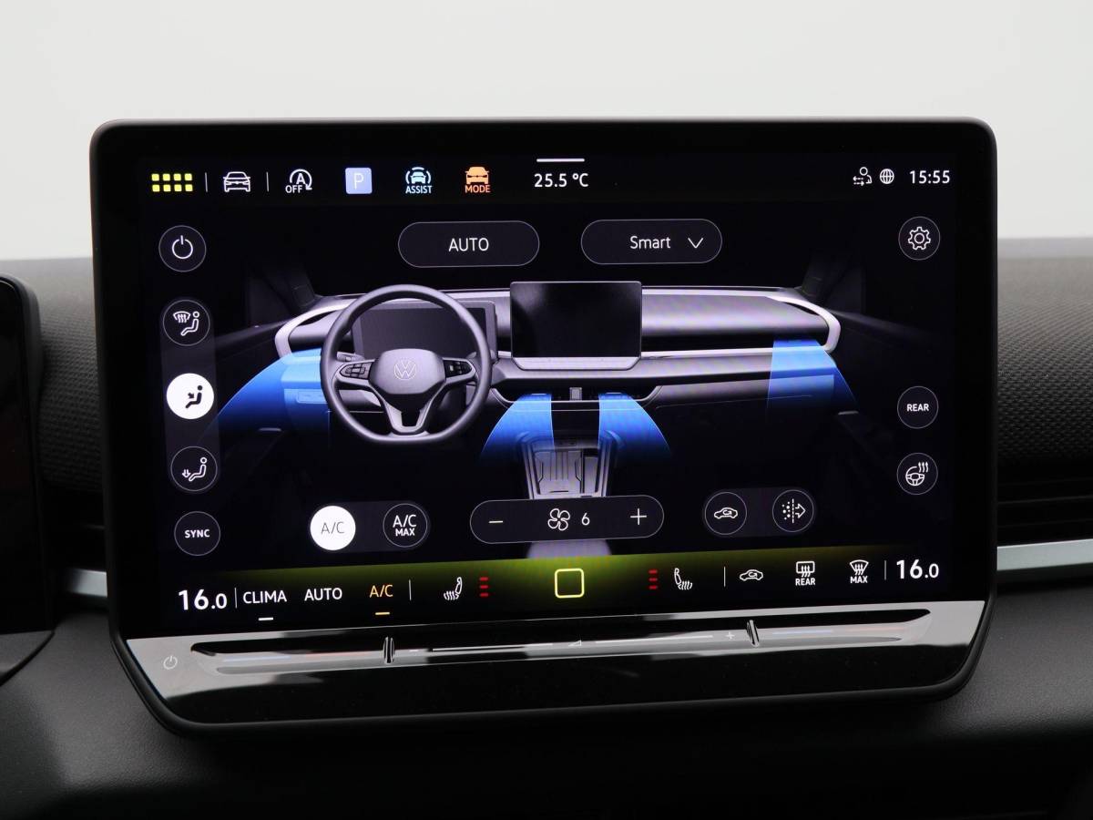 Volkswagen T-Roc Volkswagen T-Roc R-Line First Edition 1.5 eTSI 150 PK | Trekhaak | Elektrische Achterklep | 360 Camera | Head-Up Display | Stoel- & Stuurverwarming |