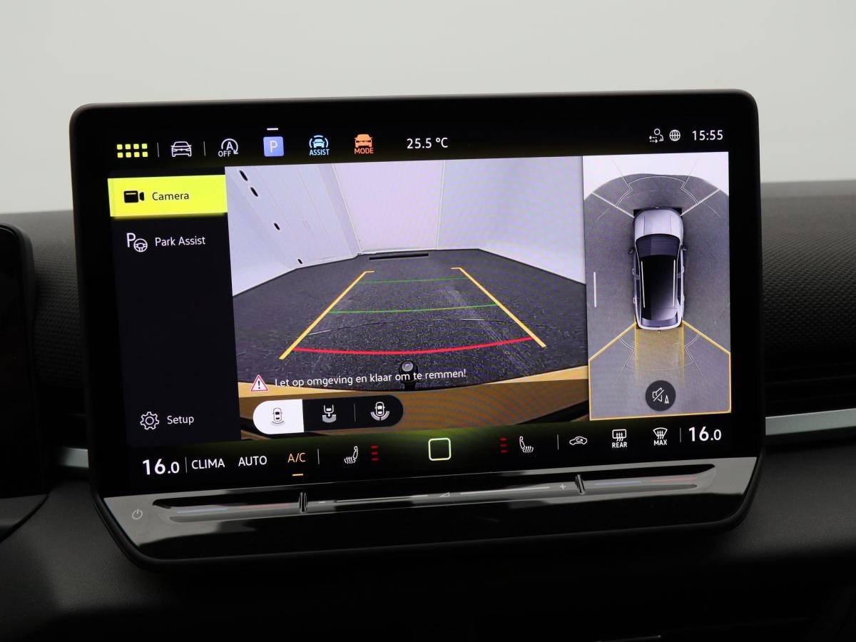 Volkswagen T-Roc Volkswagen T-Roc R-Line First Edition 1.5 eTSI 150 PK | Trekhaak | Elektrische Achterklep | 360 Camera | Head-Up Display | Stoel- & Stuurverwarming |