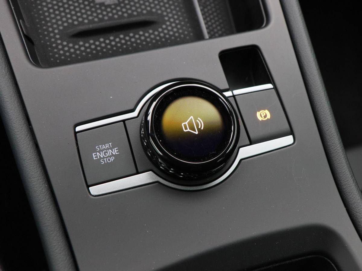 Volkswagen T-Roc Volkswagen T-Roc R-Line First Edition 1.5 eTSI 150 PK | Trekhaak | Elektrische Achterklep | 360 Camera | Head-Up Display | Stoel- & Stuurverwarming |