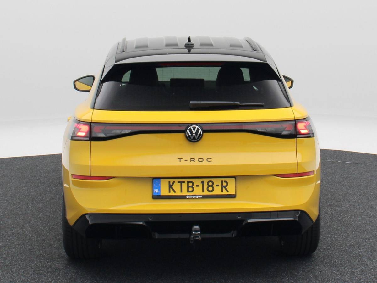 Volkswagen T-Roc Volkswagen T-Roc R-Line First Edition 1.5 eTSI 150 PK | Trekhaak | Elektrische Achterklep | 360 Camera | Head-Up Display | Stoel- & Stuurverwarming |