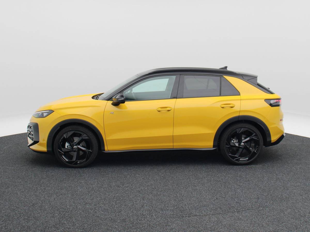 Volkswagen T-Roc Volkswagen T-Roc R-Line First Edition 1.5 eTSI 150 PK | Trekhaak | Elektrische Achterklep | 360 Camera | Head-Up Display | Stoel- & Stuurverwarming |