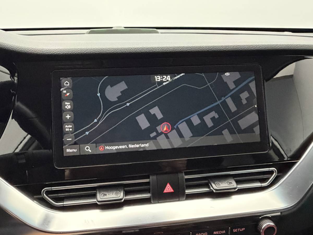 Kia e-Niro Kia e-Niro DynamicPlusLine 64 kWh SOH 96,1% | Warmtepomp | Schuif/Kanteldak | Camera | Stoel/Stuurverwarming | Carplay&Android