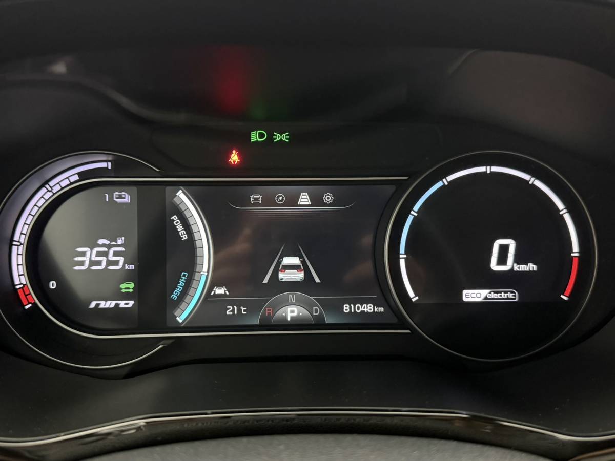 Kia e-Niro Kia e-Niro DynamicPlusLine 64 kWh SOH 96,1% | Warmtepomp | Schuif/Kanteldak | Camera | Stoel/Stuurverwarming | Carplay&Android