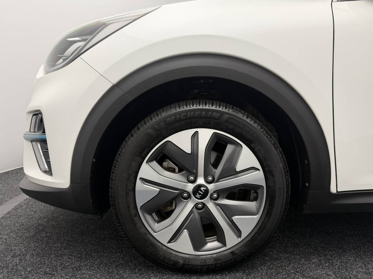 Kia e-Niro Kia e-Niro DynamicPlusLine 64 kWh SOH 96,1% | Warmtepomp | Schuif/Kanteldak | Camera | Stoel/Stuurverwarming | Carplay&Android
