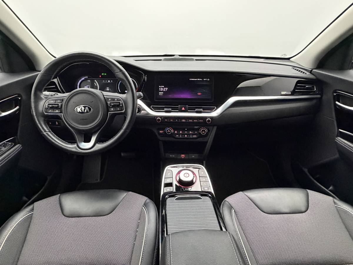 Kia e-Niro Kia e-Niro DynamicPlusLine 64 kWh SOH 96,1% | Warmtepomp | Schuif/Kanteldak | Camera | Stoel/Stuurverwarming | Carplay&Android