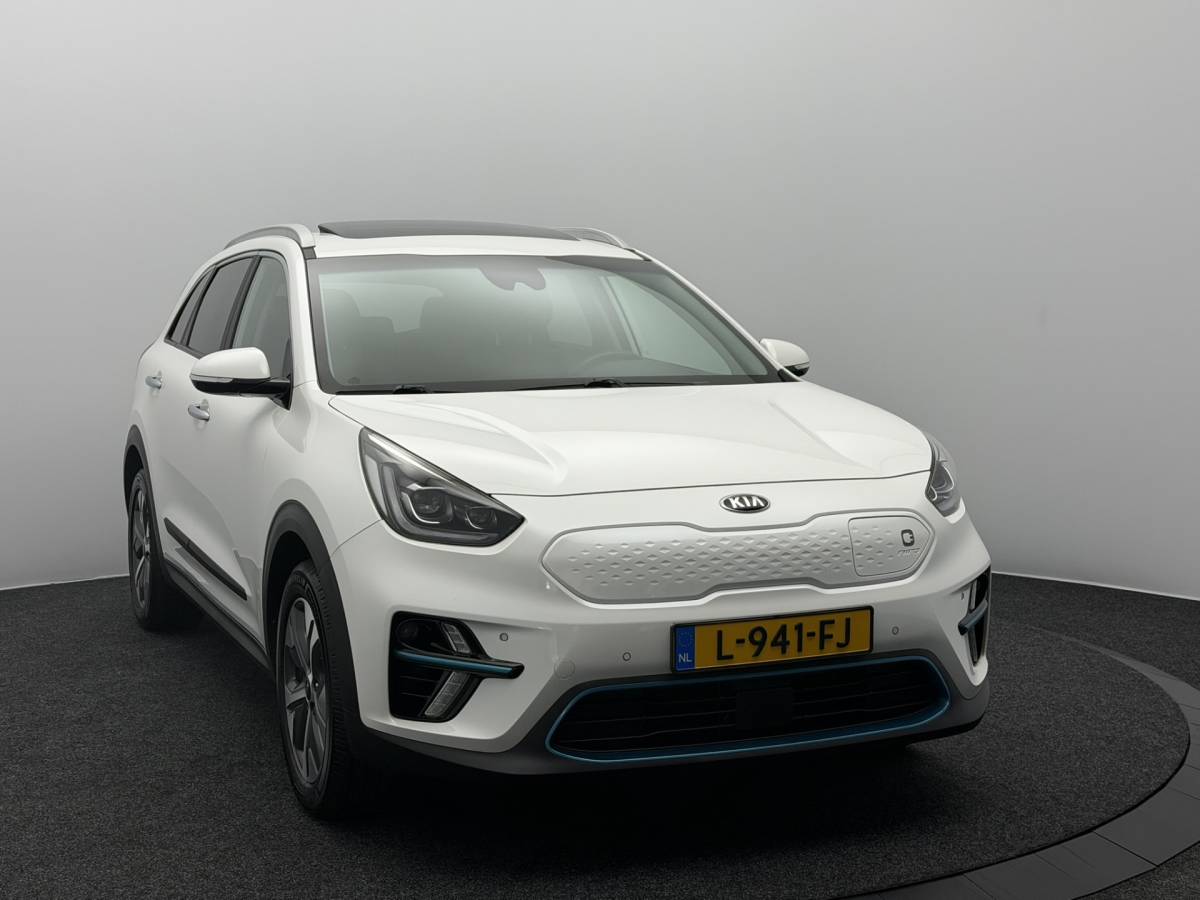 Kia e-Niro Kia e-Niro DynamicPlusLine 64 kWh SOH 96,1% | Warmtepomp | Schuif/Kanteldak | Camera | Stoel/Stuurverwarming | Carplay&Android
