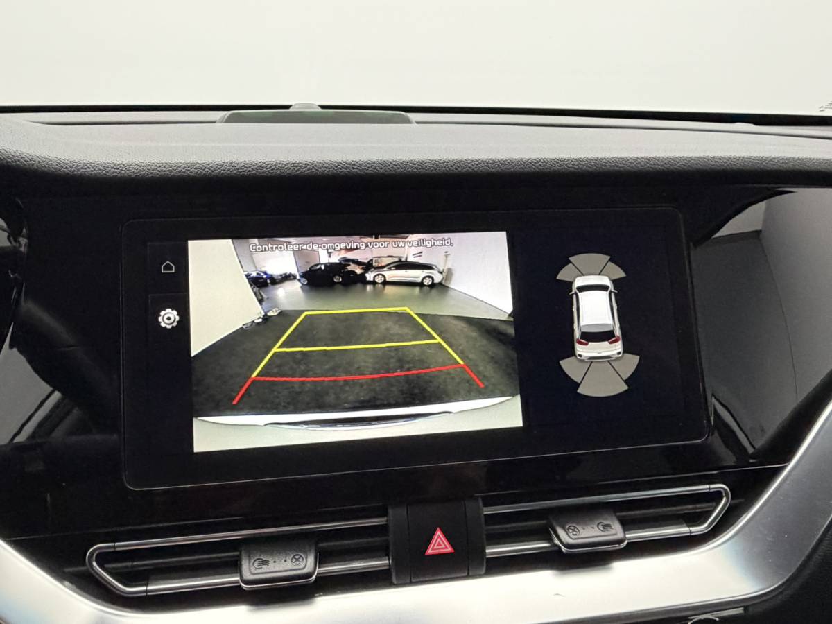 Kia e-Niro Kia e-Niro DynamicPlusLine 64 kWh SOH 96,1% | Warmtepomp | Schuif/Kanteldak | Camera | Stoel/Stuurverwarming | Carplay&Android
