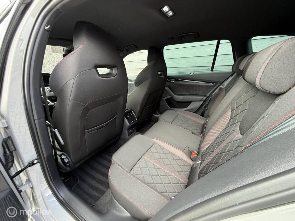 Škoda Octavia Skoda Octavia 2.0 TSI RS 245 Viritual/Carplay/LED/Winterpakket
