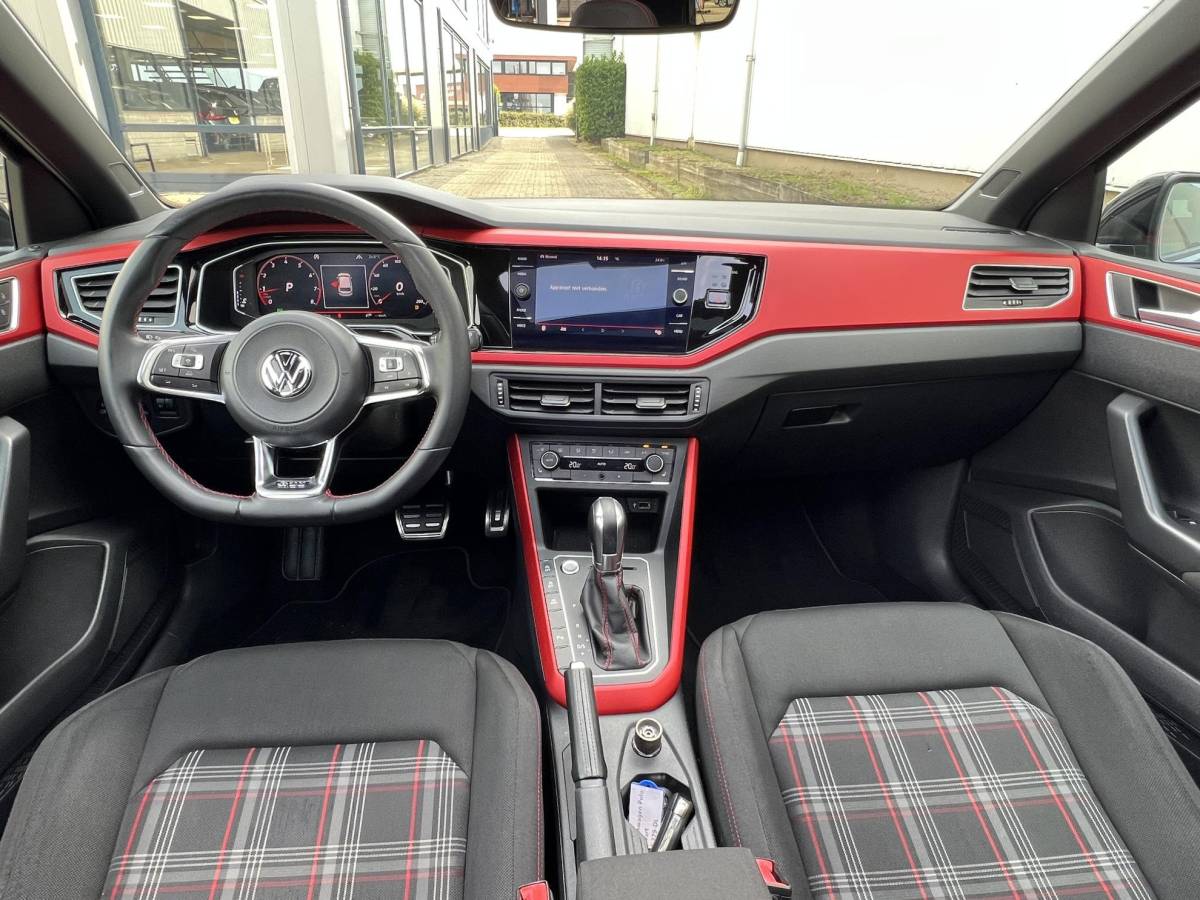 Volkswagen Polo Volkswagen Polo 2.0 TSI GTI DSG / Panoramadak / 17″ velgen / Virtual cockpit / Apple carplay