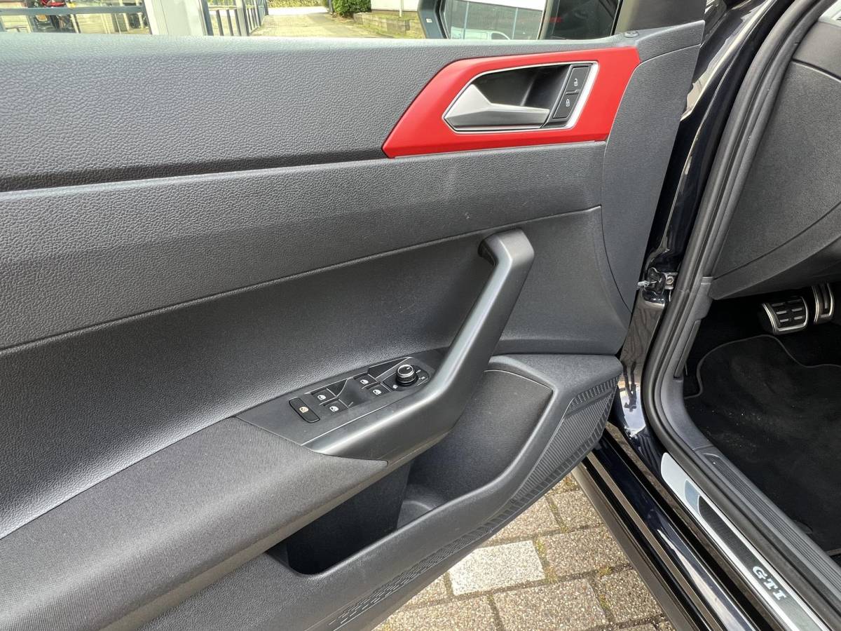 Volkswagen Polo Volkswagen Polo 2.0 TSI GTI DSG / Panoramadak / 17″ velgen / Virtual cockpit / Apple carplay