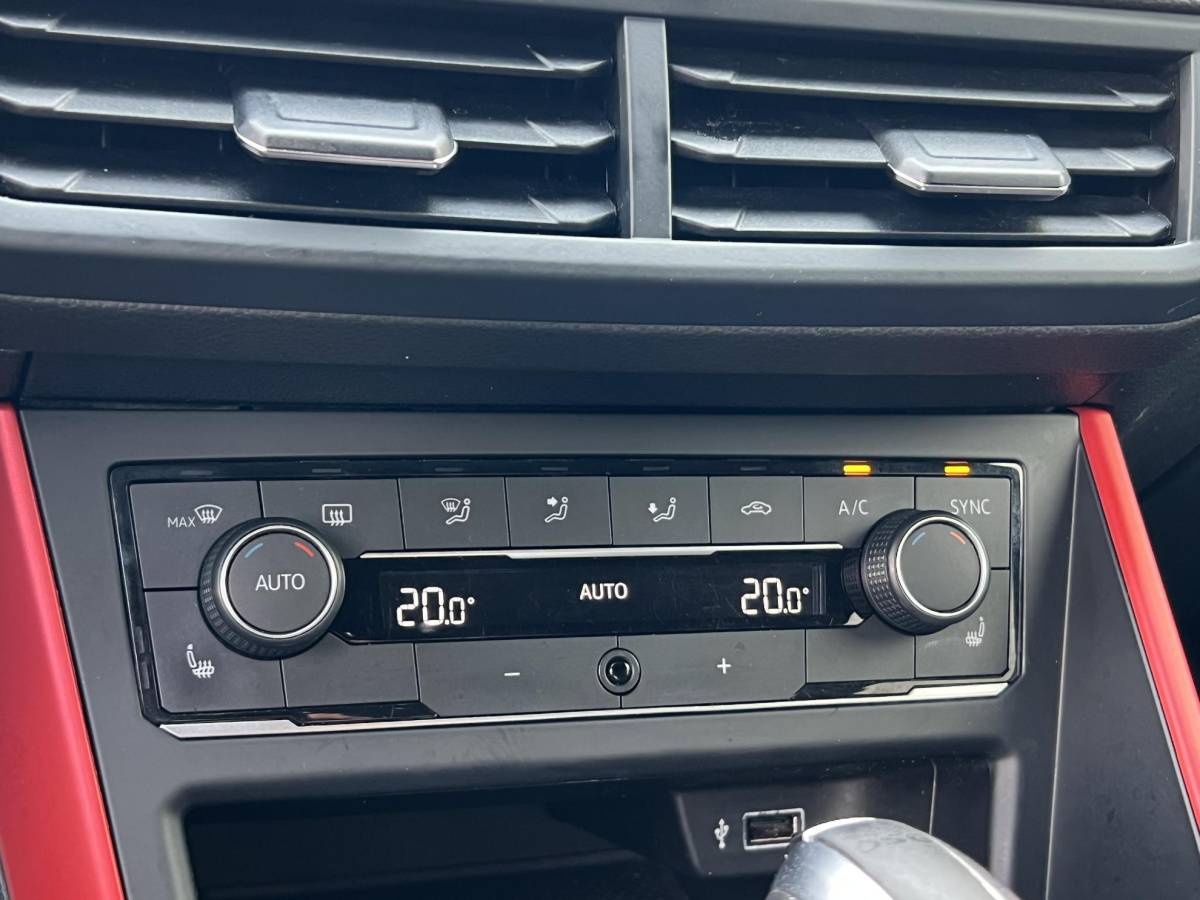 Volkswagen Polo Volkswagen Polo 2.0 TSI GTI DSG / Panoramadak / 17″ velgen / Virtual cockpit / Apple carplay