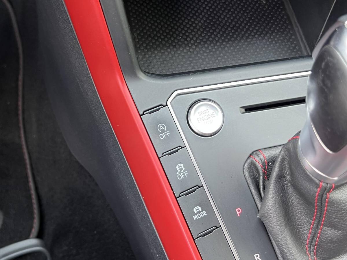 Volkswagen Polo Volkswagen Polo 2.0 TSI GTI DSG / Panoramadak / 17″ velgen / Virtual cockpit / Apple carplay