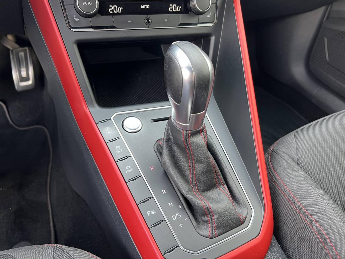 Volkswagen Polo Volkswagen Polo 2.0 TSI GTI DSG / Panoramadak / 17″ velgen / Virtual cockpit / Apple carplay