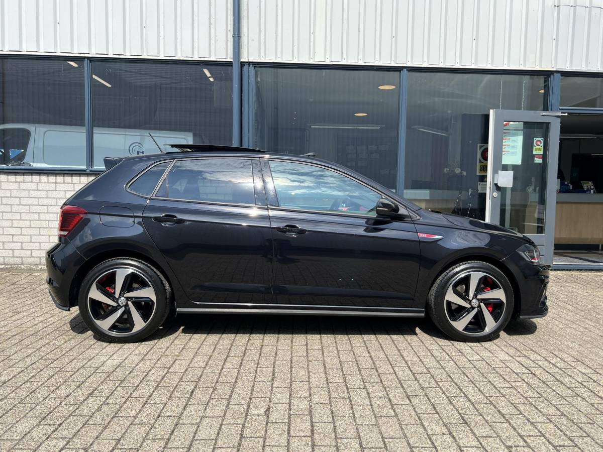 Volkswagen Polo Volkswagen Polo 2.0 TSI GTI DSG / Panoramadak / 17″ velgen / Virtual cockpit / Apple carplay