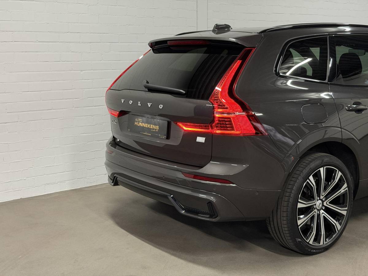 Volvo XC60 Volvo XC60 2.0 T6 Plug-in hybrid AWD Plus Dark Long Range | Open dak | Adapt. cruise | Harman/Kardon | Stuur-/Stoelverwarming | 360 Camera | Google | Keyless | Memory