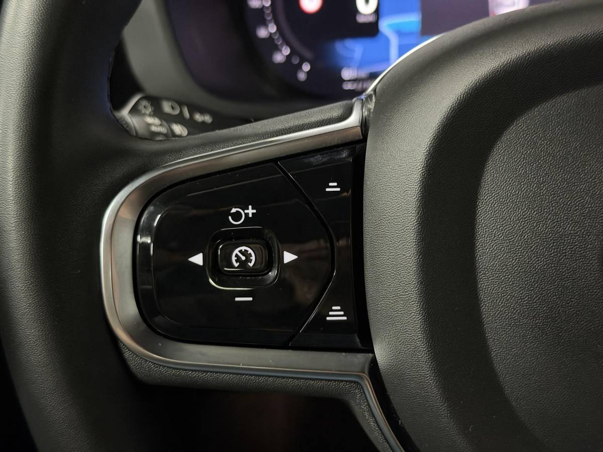 Volvo XC60 Volvo XC60 2.0 T6 Plug-in hybrid AWD Plus Dark Long Range | Open dak | Adapt. cruise | Harman/Kardon | Stuur-/Stoelverwarming | 360 Camera | Google | Keyless | Memory