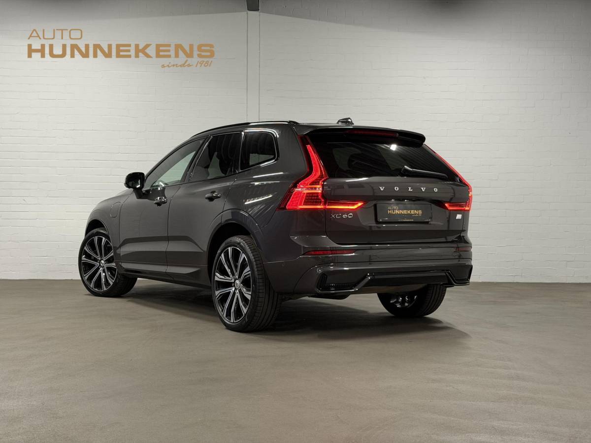 Volvo XC60 Volvo XC60 2.0 T6 Plug-in hybrid AWD Plus Dark Long Range | Open dak | Adapt. cruise | Harman/Kardon | Stuur-/Stoelverwarming | 360 Camera | Google | Keyless | Memory