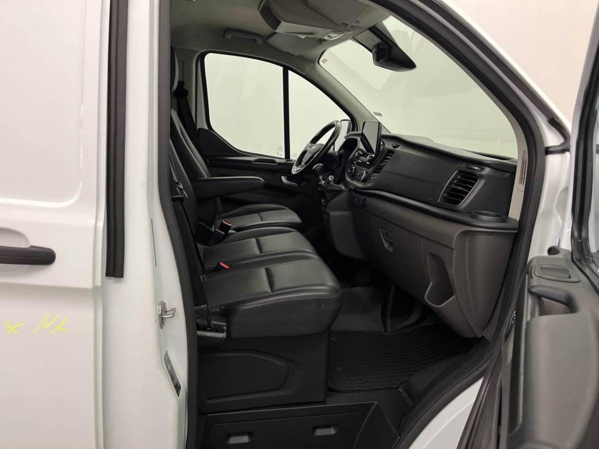 Ford Transit Custom Ford Transit Custom 300 2.0 TDCI L1H1 Trend Navigatie | Trekhaak | Betimmerde Laadruimte |