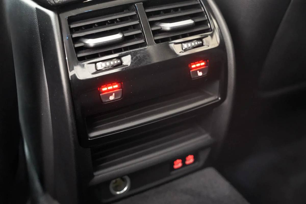 BMW 5 Serie BMW 5-serie 530e High Executive NW-Model Aut. [ Comfort Stoelen Laser-Light Sfeerverlichting ]