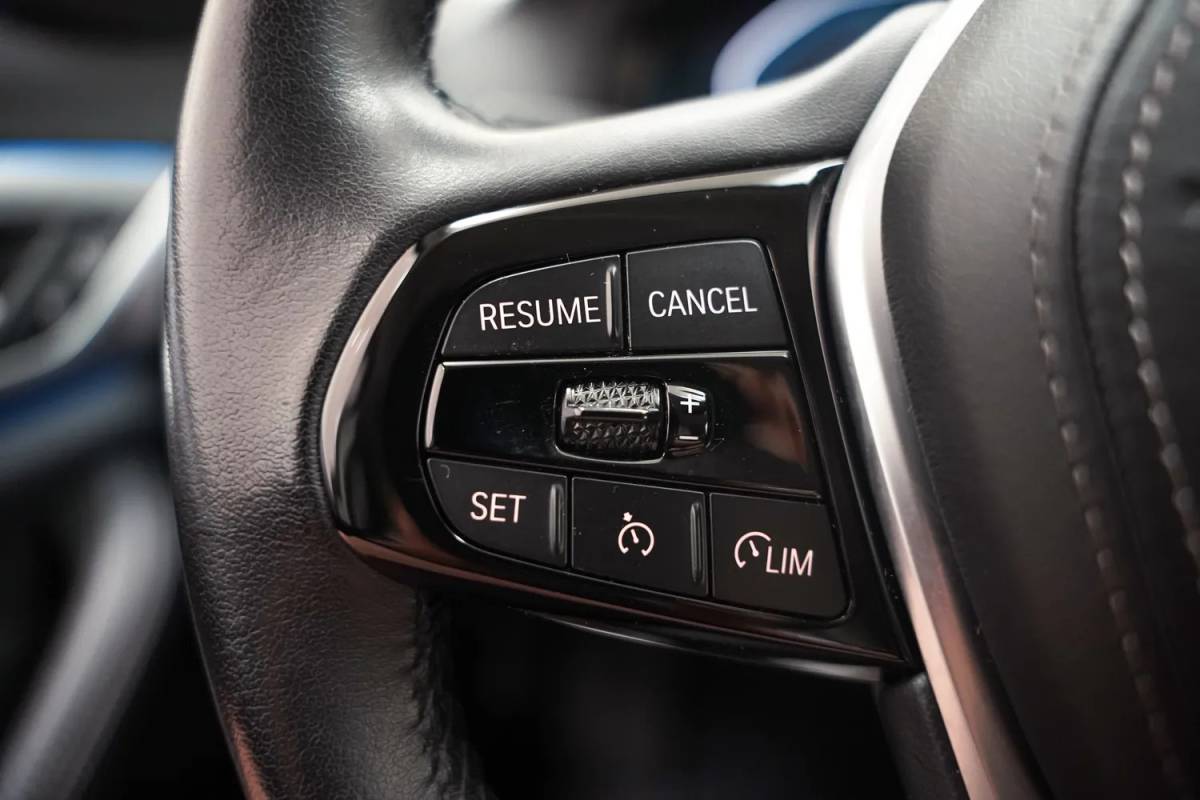 BMW 5 Serie BMW 5-serie 530e High Executive NW-Model Aut. [ Comfort Stoelen Laser-Light Sfeerverlichting ]