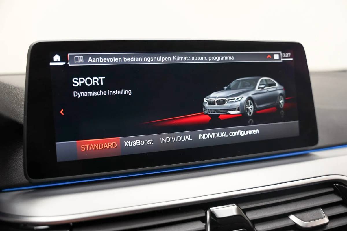 BMW 5 Serie BMW 5-serie 530e High Executive NW-Model Aut. [ Comfort Stoelen Laser-Light Sfeerverlichting ]