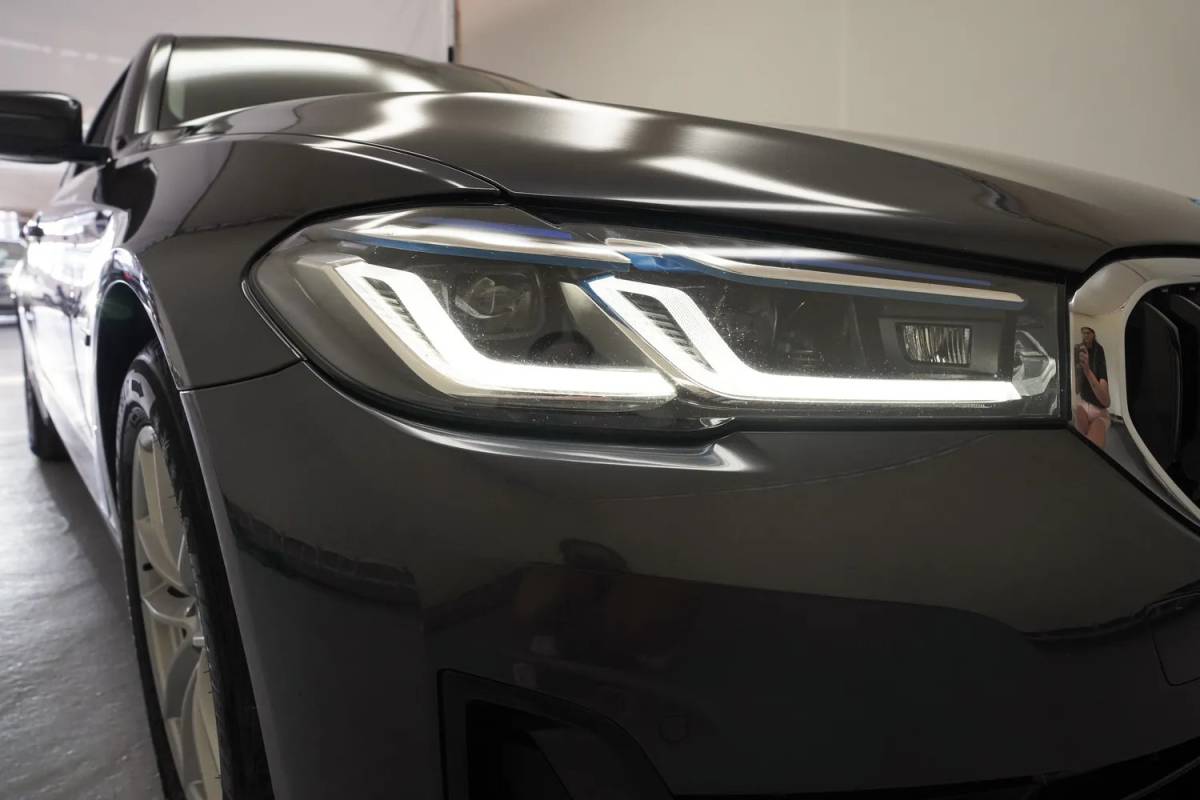 BMW 5 Serie BMW 5-serie 530e High Executive NW-Model Aut. [ Comfort Stoelen Laser-Light Sfeerverlichting ]