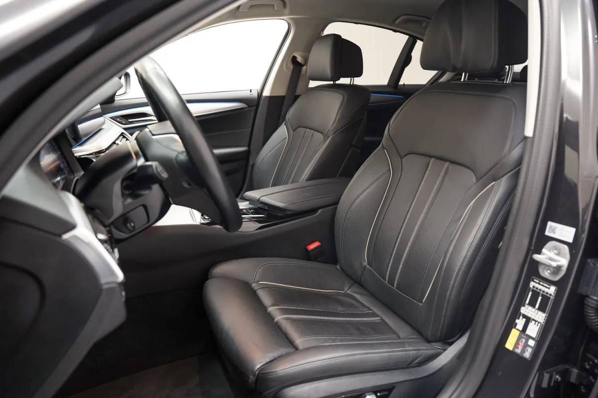 BMW 5 Serie BMW 5-serie 530e High Executive NW-Model Aut. [ Comfort Stoelen Laser-Light Sfeerverlichting ]