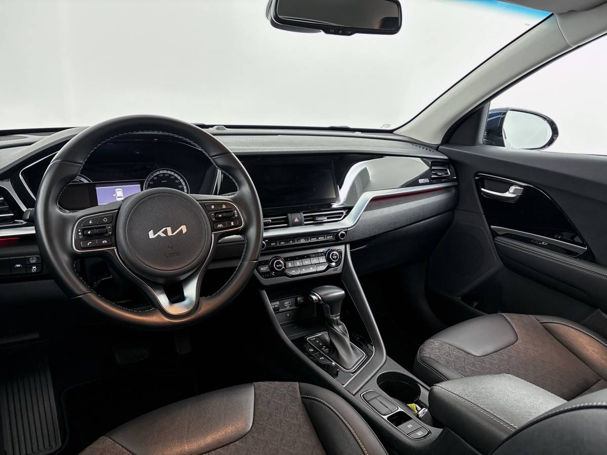 Kia Niro Kia Niro – 1.6 GDi Hybrid DynamicLine // TREKHAAK // CAMERA //