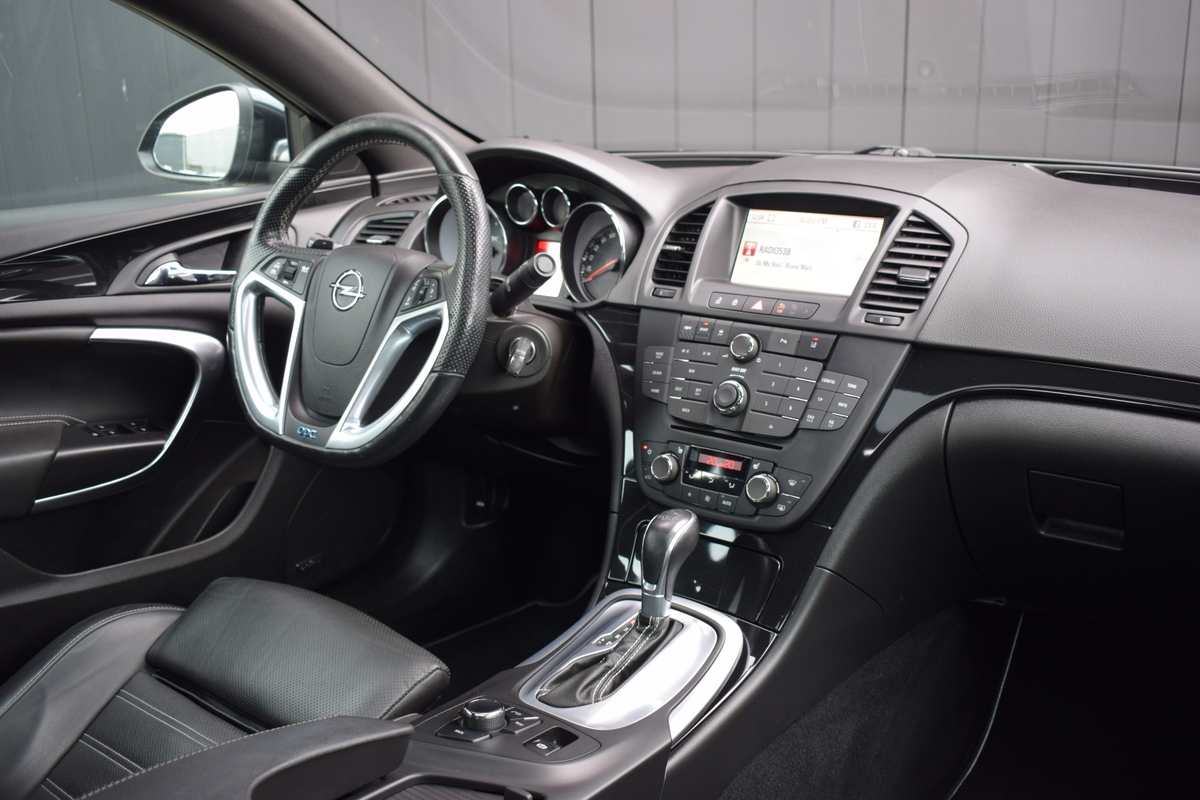 Opel Insignia Opel Insignia 2.8 Turbo 325pk OPC Automaat 4×4 Bi-Xenon | Recaro Sportstoelen | Zwart Leder | Schuif/Kanteldak | Infinity Audio