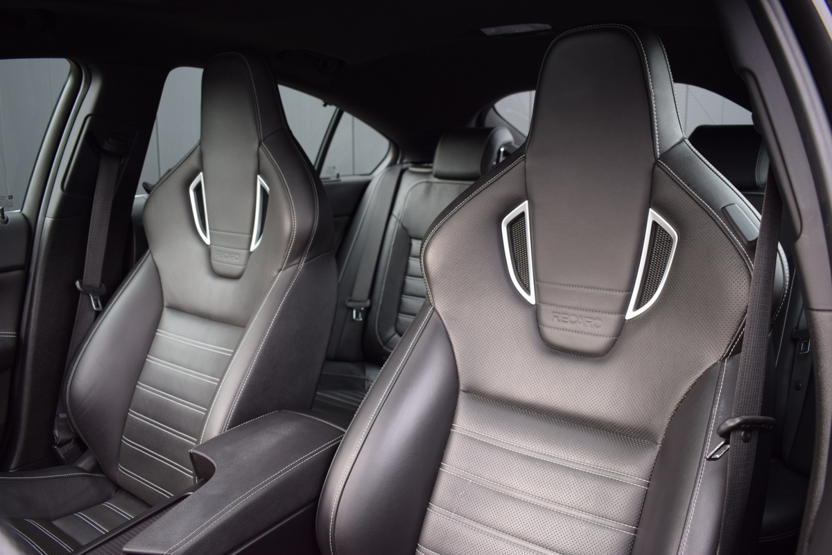 Opel Insignia Opel Insignia 2.8 Turbo 325pk OPC Automaat 4×4 Bi-Xenon | Recaro Sportstoelen | Zwart Leder | Schuif/Kanteldak | Infinity Audio