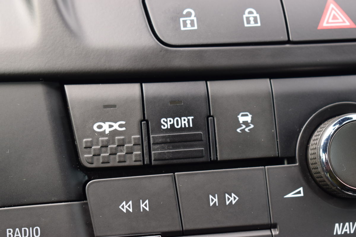 Opel Insignia Opel Insignia 2.8 Turbo 325pk OPC Automaat 4×4 Bi-Xenon | Recaro Sportstoelen | Zwart Leder | Schuif/Kanteldak | Infinity Audio