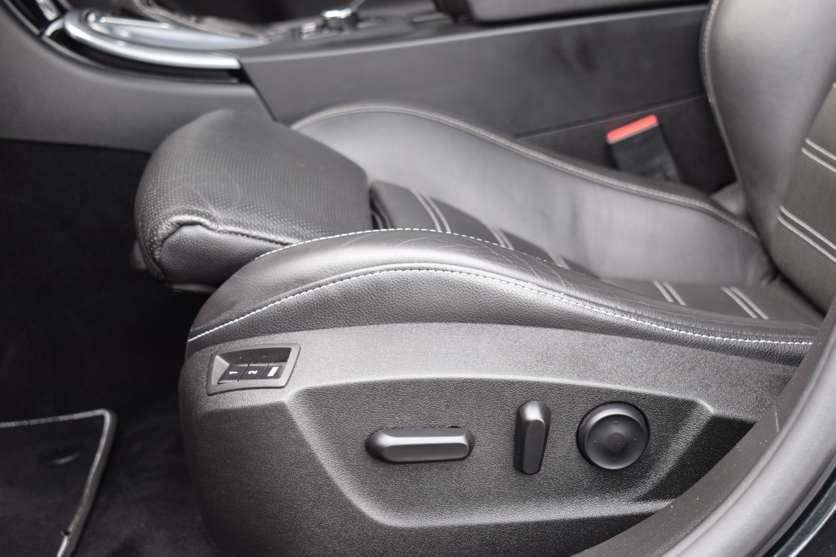Opel Insignia Opel Insignia 2.8 Turbo 325pk OPC Automaat 4×4 Bi-Xenon | Recaro Sportstoelen | Zwart Leder | Schuif/Kanteldak | Infinity Audio