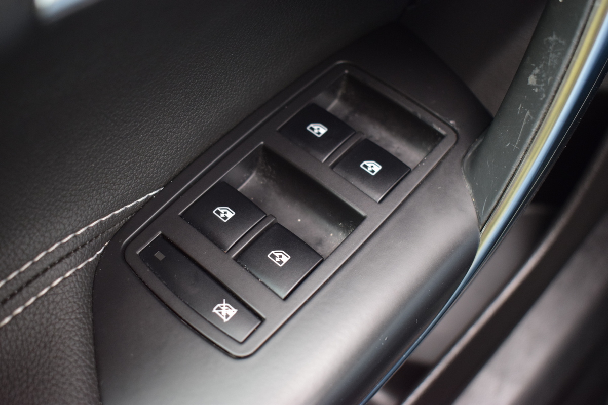 Opel Insignia Opel Insignia 2.8 Turbo 325pk OPC Automaat 4×4 Bi-Xenon | Recaro Sportstoelen | Zwart Leder | Schuif/Kanteldak | Infinity Audio