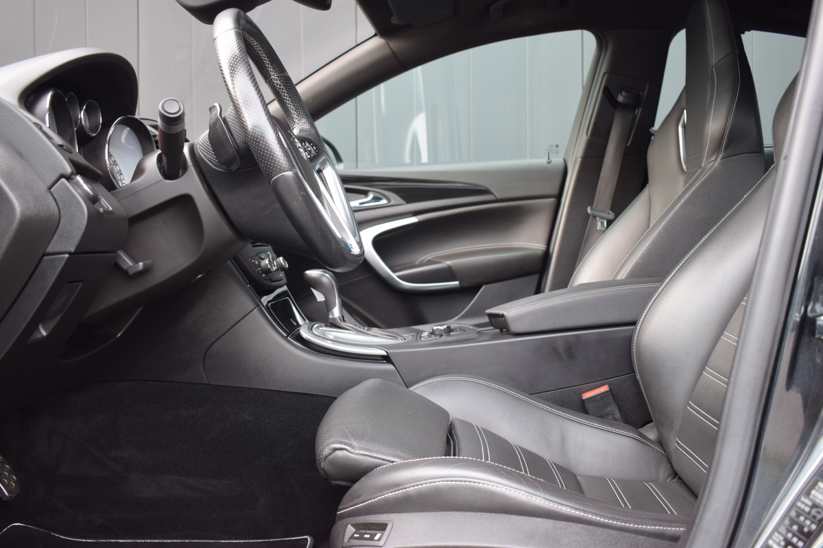 Opel Insignia Opel Insignia 2.8 Turbo 325pk OPC Automaat 4×4 Bi-Xenon | Recaro Sportstoelen | Zwart Leder | Schuif/Kanteldak | Infinity Audio